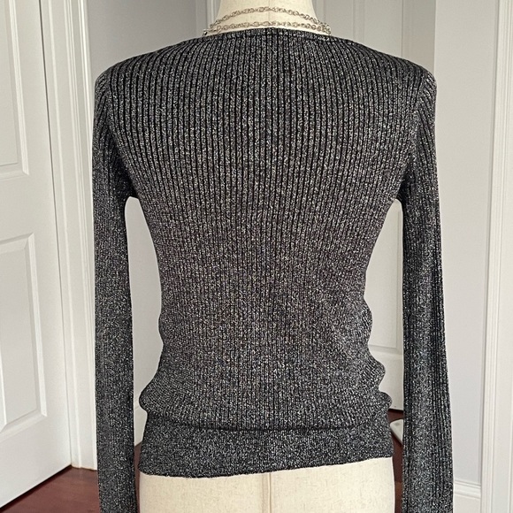 H&M Divided | Size M | Silver Metallic Sparkly Long Sleeve V Neck Top - Picture 6 of 13